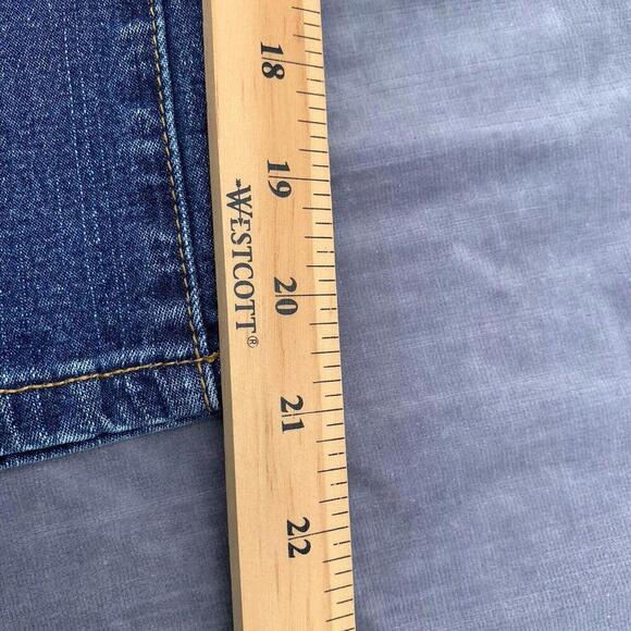 Baby Phat Jeans Womens Size 7 Blue Mid Rise Straight Leg Medium Wash Capri Crop - Picture 9 of 10